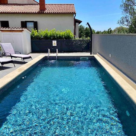 Holiday House Veli Vrh Пула Екстериор снимка