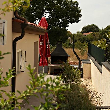 Holiday House Veli Vrh Пула Екстериор снимка