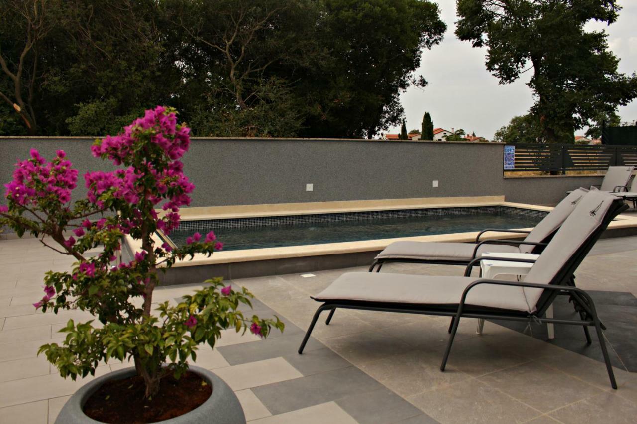 Holiday House Veli Vrh Пула Екстериор снимка