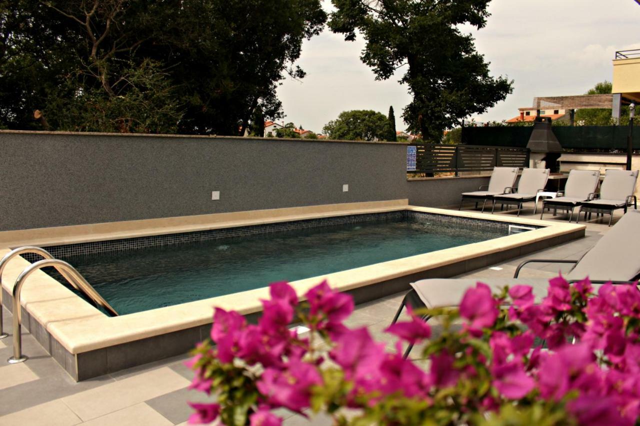 Holiday House Veli Vrh Пула Екстериор снимка